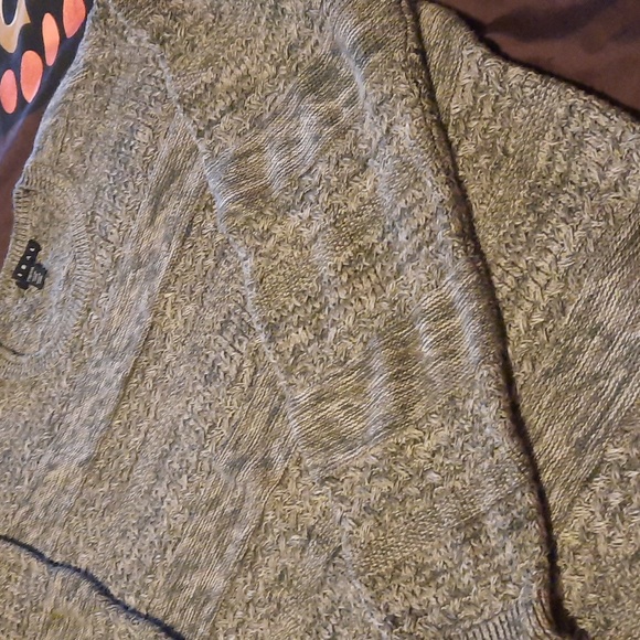 Womens sweater - Picture 2 of 4